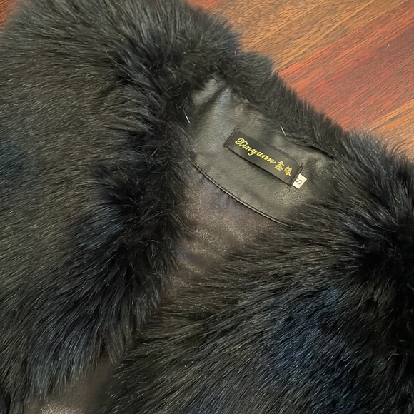 Black faux Fur Vest - Picture 2 of 4